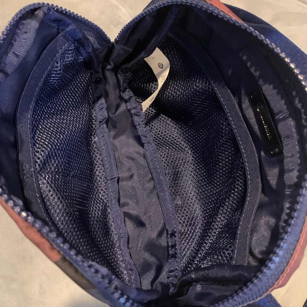 NWOT Lululemon Everywhere Belt Bag Heritage 365 Camo Smoky Red Night Sea… - Picture 8 of 8
